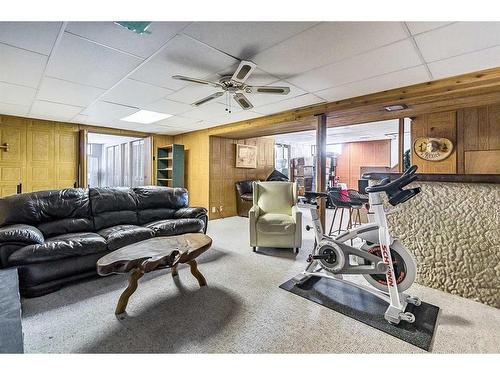 12040 Candiac Road Sw, Calgary, AB - Indoor Photo Showing Gym Room