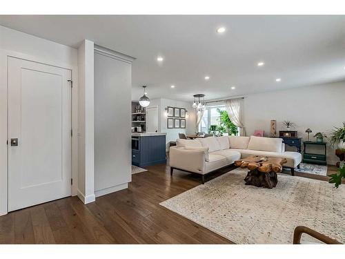 12040 Candiac Road Sw, Calgary, AB - Indoor Photo Showing Living Room