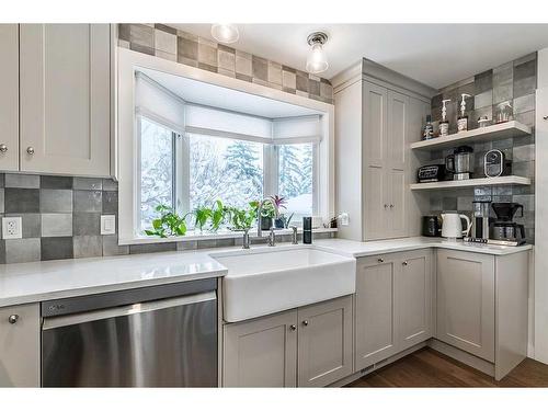 12040 Candiac Road Sw, Calgary, AB - Indoor Photo Showing Kitchen