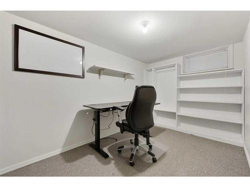 517 13 Avenue Ne, Calgary, AB - Indoor Photo Showing Office