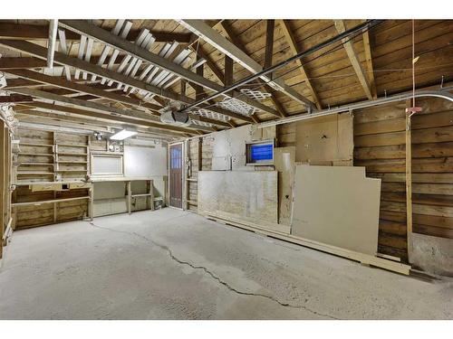 517 13 Avenue Ne, Calgary, AB - Indoor Photo Showing Basement