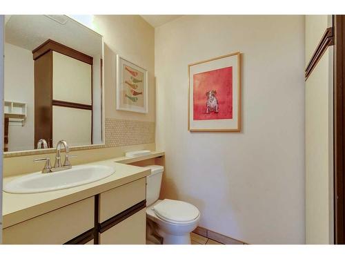 44 Sanderling Rise Nw, Calgary, AB - Indoor Photo Showing Bathroom