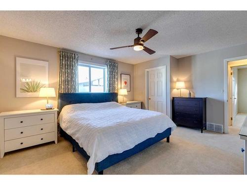 44 Sanderling Rise Nw, Calgary, AB - Indoor Photo Showing Bedroom