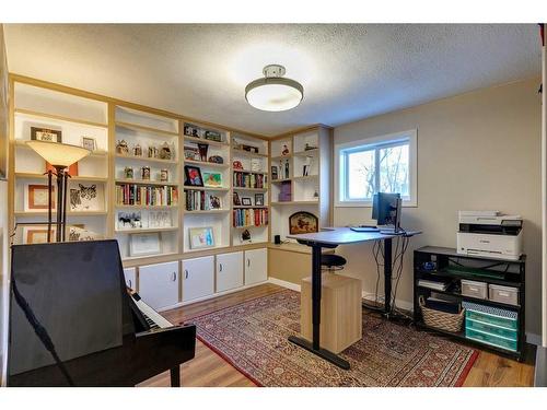 44 Sanderling Rise Nw, Calgary, AB - Indoor Photo Showing Office