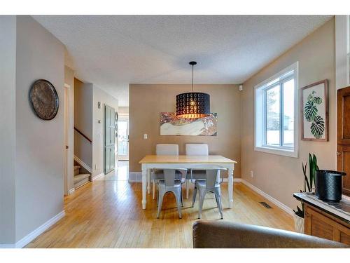 44 Sanderling Rise Nw, Calgary, AB - Indoor Photo Showing Dining Room