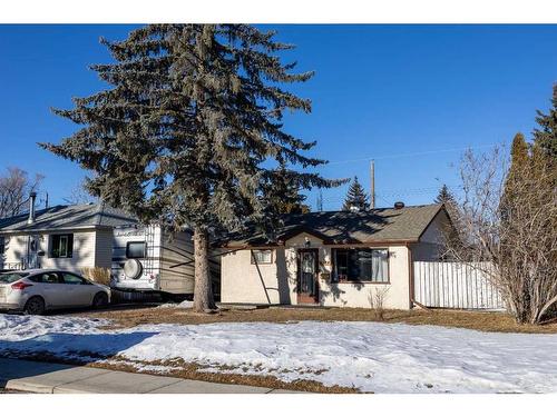 6428 33 Avenue Nw, Calgary, AB - Outdoor