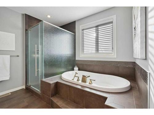 27 Auburn Sound Cove Se, Calgary, AB - Indoor Photo Showing Bathroom