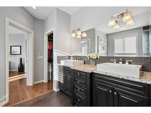 27 Auburn Sound Cove Se, Calgary, AB - Indoor Photo Showing Bathroom