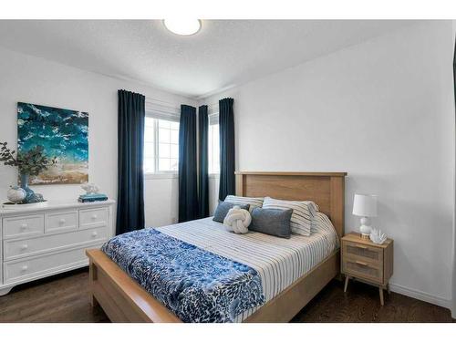 27 Auburn Sound Cove Se, Calgary, AB - Indoor Photo Showing Bedroom