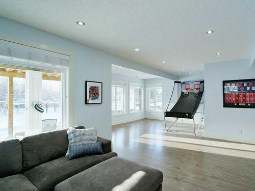 27 Auburn Sound Cove Se, Calgary, AB - Indoor Photo Showing Living Room