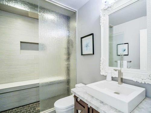 27 Auburn Sound Cove Se, Calgary, AB - Indoor Photo Showing Bathroom