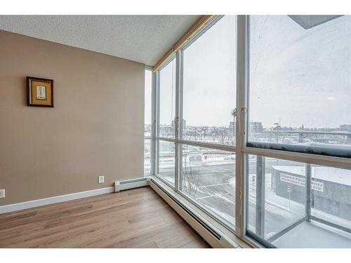 402-315 3 Street Se, Calgary, AB - Indoor Photo Showing Other Room