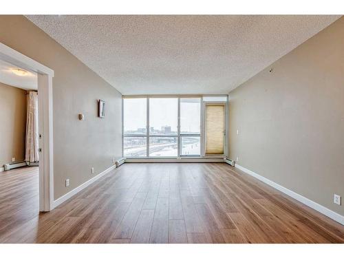 402-315 3 Street Se, Calgary, AB - Indoor Photo Showing Other Room