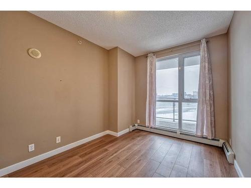 402-315 3 Street Se, Calgary, AB - Indoor Photo Showing Other Room