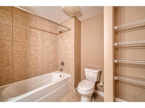 402-315 3 Street Se, Calgary, AB - Indoor Photo Showing Bathroom