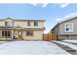 71 Castlebrook Way NE Calgary, AB T2A 7Y9