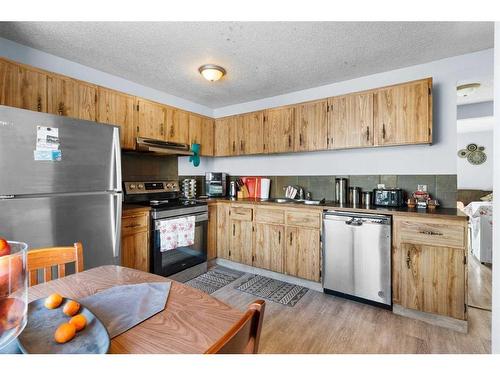 71 Castlebrook Way Ne, Calgary, AB - Indoor Photo Showing Kitchen