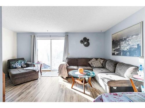 71 Castlebrook Way Ne, Calgary, AB - Indoor Photo Showing Living Room