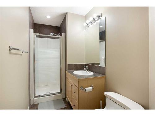 12 Panamount Crescent Nw, Calgary, AB - Indoor Photo Showing Bathroom