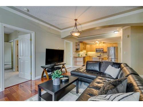 507-1315 12 Avenue Sw, Calgary, AB - Indoor Photo Showing Living Room