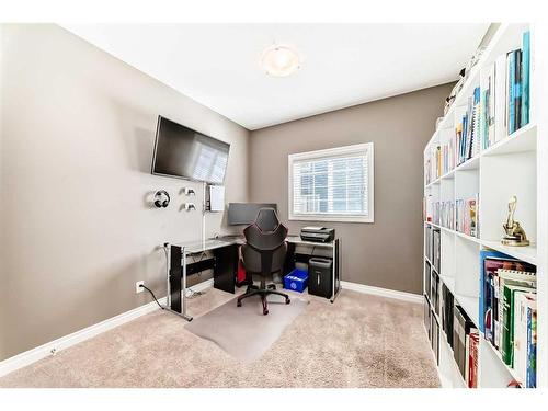 61 Mahogany Square Se, Calgary, AB - Indoor Photo Showing Office