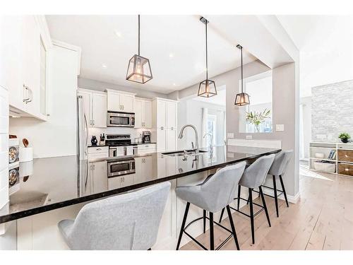 61 Mahogany Square Se, Calgary, AB - Indoor Photo Showing Kitchen