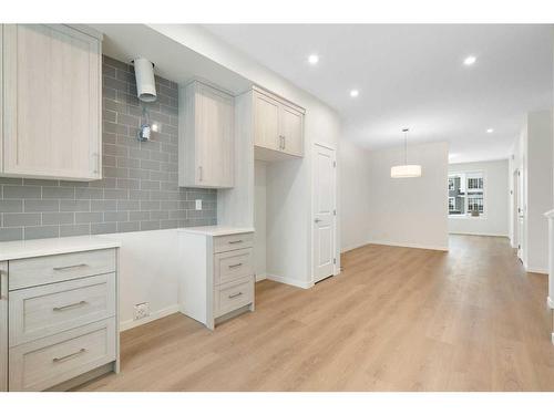 455 Tekarra Drive Nw, Calgary, AB - Indoor Photo Showing Kitchen