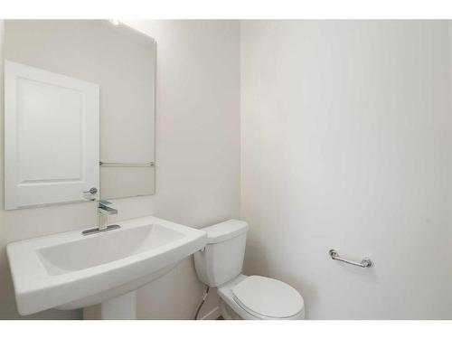 455 Tekarra Drive Nw, Calgary, AB - Indoor Photo Showing Bathroom