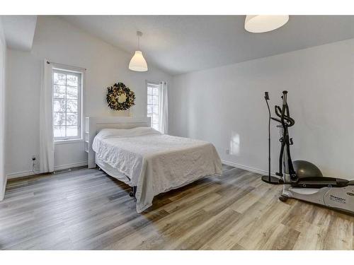 124 Harvest Park Way Ne, Calgary, AB - Indoor Photo Showing Bedroom