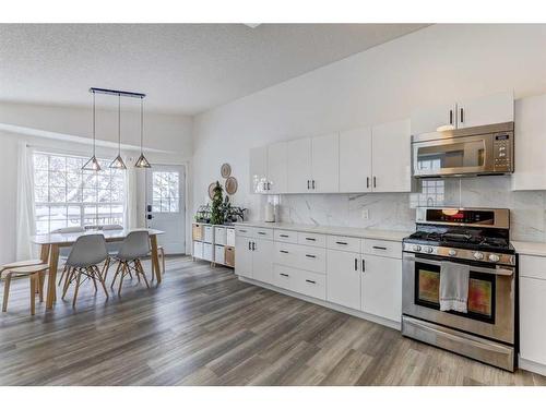 124 Harvest Park Way Ne, Calgary, AB - Indoor Photo Showing Kitchen