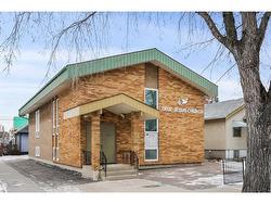 232 8A Street NE Calgary, AB T2E 4J1