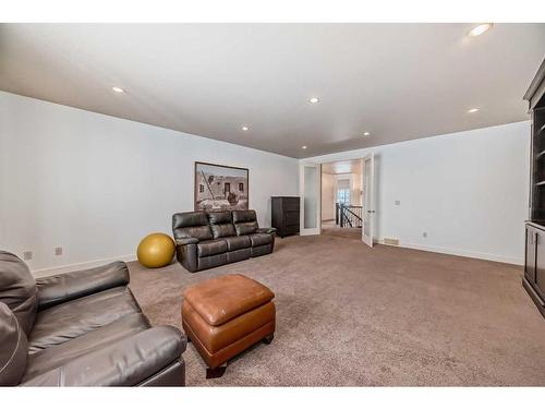 16 Rockcliff Point Nw, Calgary, AB - Indoor