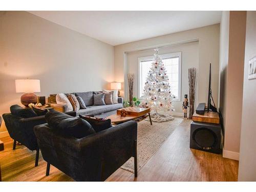 775 Mahogany Boulevard Se, Calgary, AB - Indoor Photo Showing Living Room