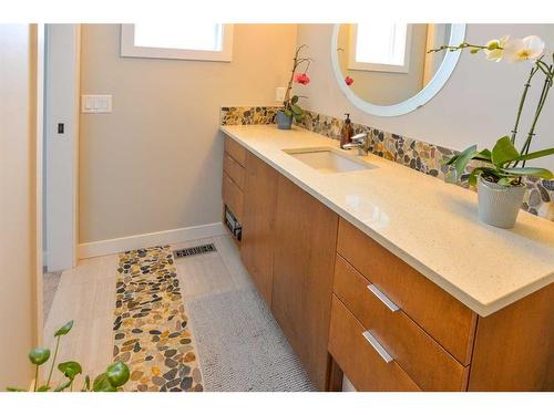 775 Mahogany Boulevard Se, Calgary, AB - Indoor Photo Showing Bathroom