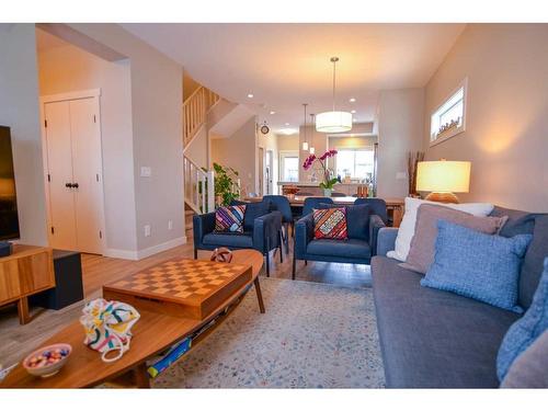 775 Mahogany Boulevard Se, Calgary, AB - Indoor Photo Showing Living Room