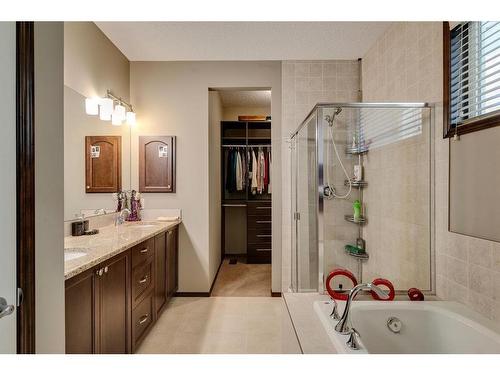 33 Evansview Manor Nw, Calgary, AB - Indoor Photo Showing Bathroom