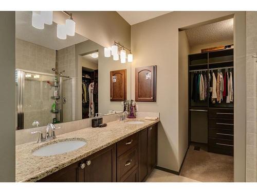 33 Evansview Manor Nw, Calgary, AB - Indoor Photo Showing Bathroom