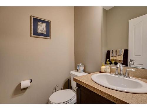 33 Evansview Manor Nw, Calgary, AB - Indoor Photo Showing Bathroom