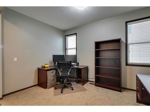 33 Evansview Manor Nw, Calgary, AB - Indoor Photo Showing Office