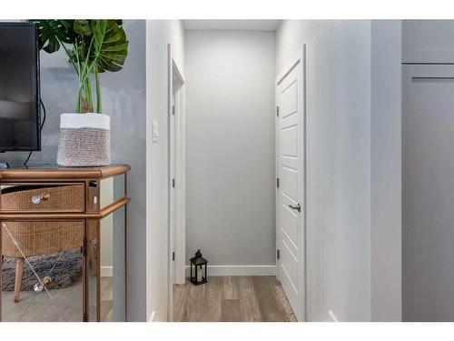 382 Sundown Road, Cochrane, AB - Indoor Photo Showing Bathroom