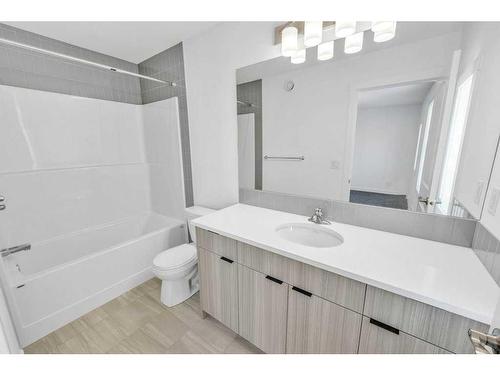 1115 Chinnok Winds Circle Sw, Airdrie, AB - Indoor Photo Showing Bathroom