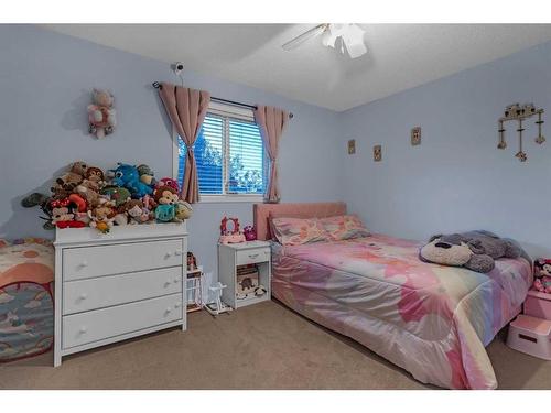 826 Copperfield Boulevard Se, Calgary, AB - Indoor Photo Showing Bedroom