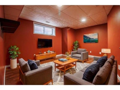 826 Copperfield Boulevard Se, Calgary, AB - Indoor Photo Showing Living Room