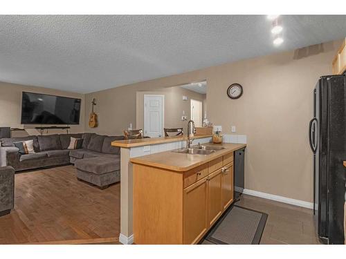 826 Copperfield Boulevard Se, Calgary, AB - Indoor