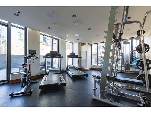 1003-1010 6 Street Sw, Calgary, AB - Indoor Photo Showing Gym Room