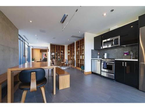 1003-1010 6 Street Sw, Calgary, AB - Indoor Photo Showing Kitchen