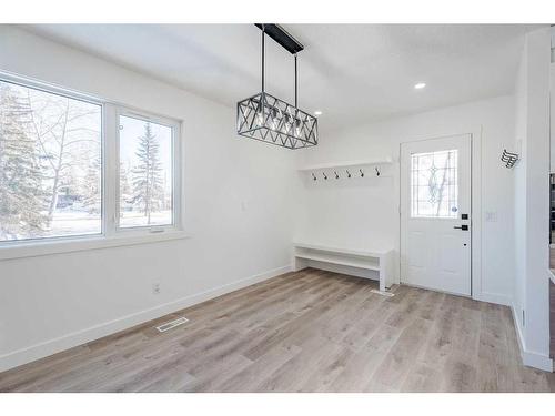 6163 Penworth Road Se, Calgary, AB - Indoor Photo Showing Other Room