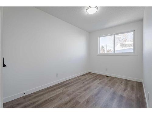 6163 Penworth Road Se, Calgary, AB - Indoor Photo Showing Other Room