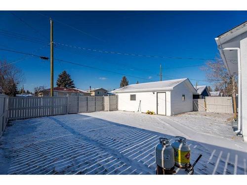 6163 Penworth Road Se, Calgary, AB - Outdoor