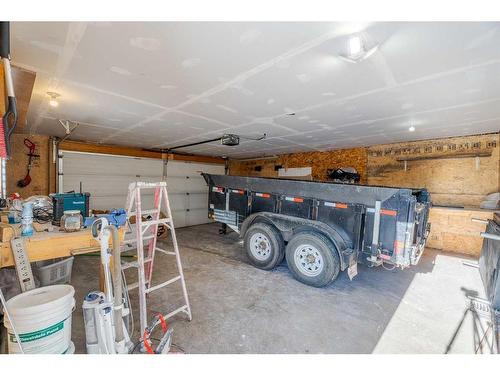 6163 Penworth Road Se, Calgary, AB - Indoor Photo Showing Garage